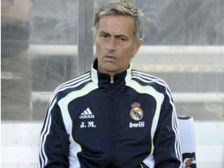 José Mourinho buscará mejorar su equipo. EFE  /