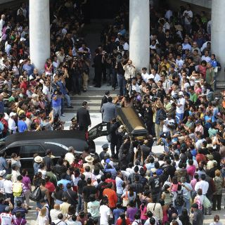Rinden homenaje póstumo a Roberto Cantoral en Palacio de Bellas Artes