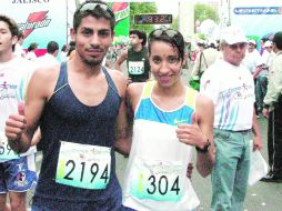 David Barajas y Jazmín Aguilar, campeones 2010 de la Carrera TV Azteca. A. ARZÁPALO  /