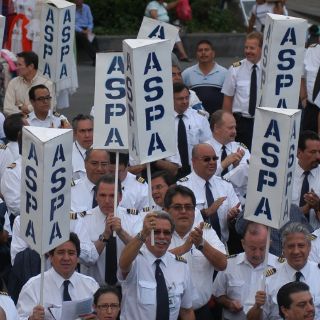 Pilotos de Mexicana ofrecen volar con sueldos diferidos