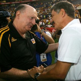 Lapuente recomienda a Tuca para el Tri