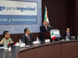 El Presidente Felipe Calderón pidió a dirigentes de partidos políticos superar ideologías en el combate al crimen. EL UNIVERSAL  /
