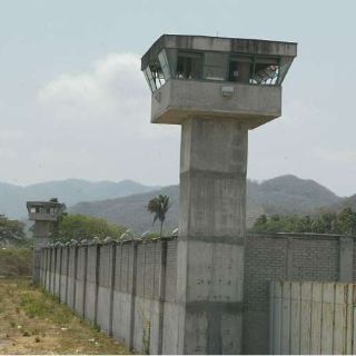 Investigan a 60 empleados del sistema penitenciario del DF