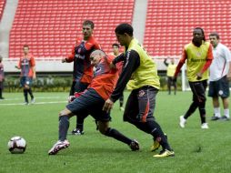 Los jugadores de Inter de Porto Alegre en preparación en el estadio de Chivas. EFE  /