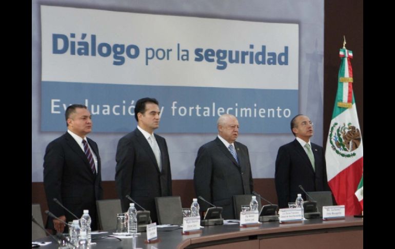 El Presidente Calderón se reunió con representantes del Poder Judicial en los 'Diálogos por la Seguridad'. NTX  /