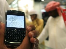 En la región, los BlackBerry son utilizados tanto por profesionales ajetreados como por consumidores. AP  /