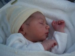 Los nacidos en EU son automáticamente ciudadanos del país, sea cual sea el origen de sus padres. ESPECIAL  /