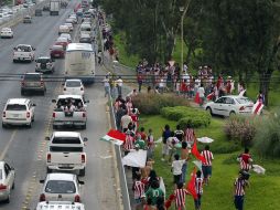 La afición volvió a congestionar el periférico para ver a las Chivas en su nueva casa. E. BARRERA  /