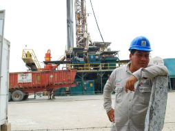 De acuerdo con el CEESP las autoridades nacionales deben actuar con prudencia ante la caída periódica en la extracción de petróleo. NTX  /
