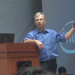 Intel apuesta por mejores procesadores y por código abierto