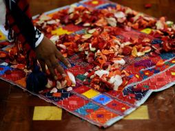 Mediante los objetos, los indígenas mexicanos grabaron los símbolos nacionales del país. EFE  /