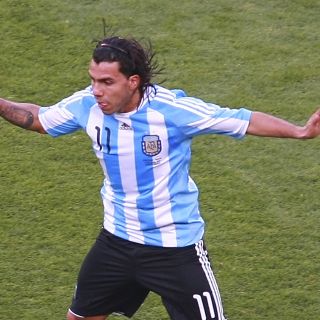 Tévez dice que no traicionó a Grondona