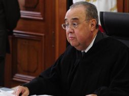 Ministro Sergio Valls Hernández, el primero que acepta dar el derecho de adopción a parejas del mismo género. NTX  /