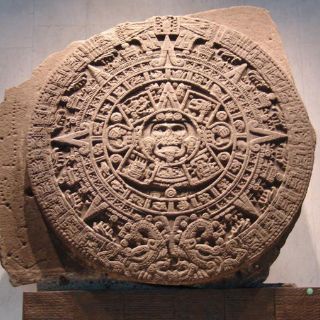 Brilla la piedra del Sol en la conmemoración de la conquista de México