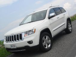 Para hacer la nueva camioneta, Chrysler fue buscar lo mejor que tenía disponible; Jeep Grand Cherokee 2011. ESPECIAL  /