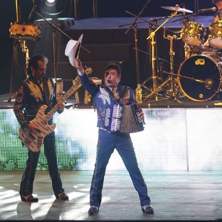 Rugen con fuerza Los Tigres del Norte en el Telmex