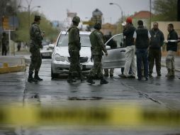 El senador panista y ex alcalde de Juárez pidió dejar solo a los juarenses, a fin de que la federación no intervenga. AP  /