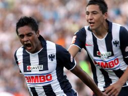 Sergio Santana celebra el segundo gol para Monterrey. MEXSPORT  /