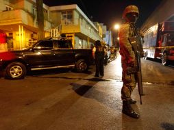 Soldados en las instalaciones de Televisa Monterrey. REUTERS  /