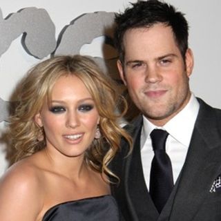 Hilary Duff da el ''sí'' a Mike Comrie