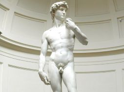 La escultura retrata al héroe bíblico y fue realizada en mármol blanco por Miguel Ángel. ESPECIAL  /