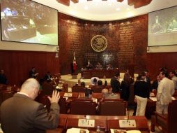 La mayoría de los diputados coincide en que sólo han aprobado una reforma de relevancia social: la ''Ley antiborrachos''. A. GARCÍA  /