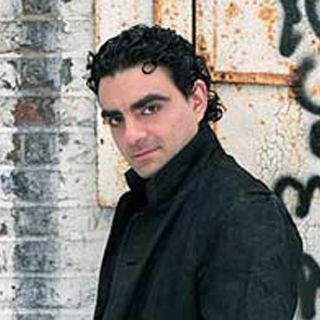 Rolando Villazón rinde tributo a la Revolución con un álbum