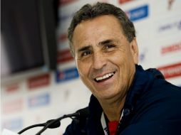 Se destacan las cualidades del entrenador de Chivas, José Luis Real. EFE  /