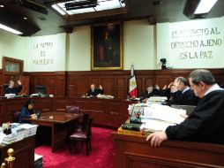 Tras un largo debate, la Suprema Corte dio su aval para declarar constitucional la adopción por matrimonios homosexuales. NTX  /