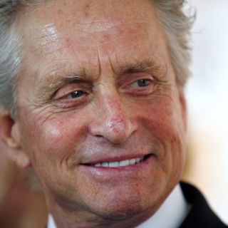 Michael Douglas tiene un tumor en la garganta