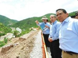 El Presidente Felipe Calderón, durante la supervisión del avance de construcción de la Presa “El Realito”, en Guanajuato. EL UNIVERSAL  /