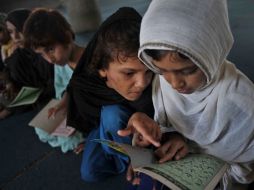 Las peores inundaciones en 80 años en Afganistán podrían causar riesgos sanitarios para los menores. AFP  /