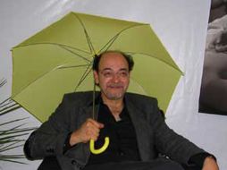 Los jóvenes especialmente se identifican con la obra de este escritor guatemalteco. ESPECIAL  /