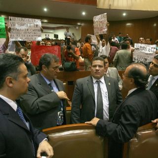 Adeuda Congreso 98.6 millones de pesos