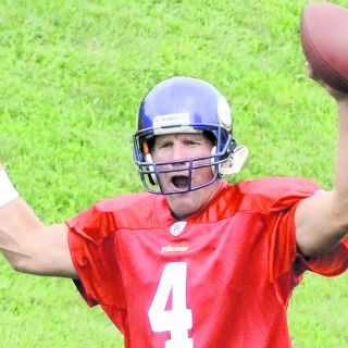 Brett Favre regresa con los Vikingos