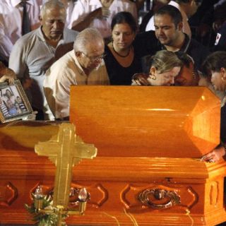 Velan restos de Edelmiro Cavazos entre reclamos de justicia