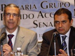 Conferencia de prensa ofrecida por el secretario de Hacienda, Ernesto Cordero, junto con el senador panista. EL UNIVERSAL  /