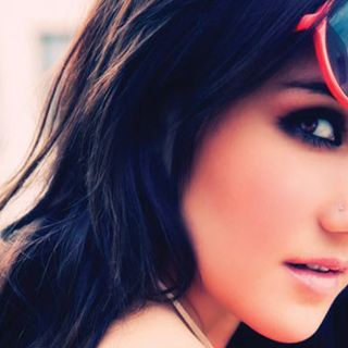 Dulce María trabaja duro para ganarse un lugar en la música