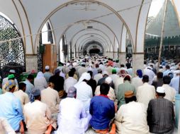 Los fieles musulmanes celebran el mes sagrado del Ramadán. EFE  /
