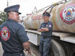 Bomberos de Tlajomulco recibieron ayer nuevo equipo, en un festejo adelantado del Día Nacional del Bombero. S. NÚÑEZ  /