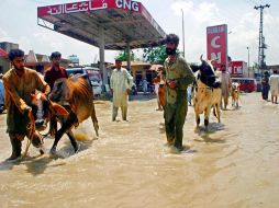 Las lluvias en Pakistán han dejado graves daños, además de dañar a su población y su economía.  /