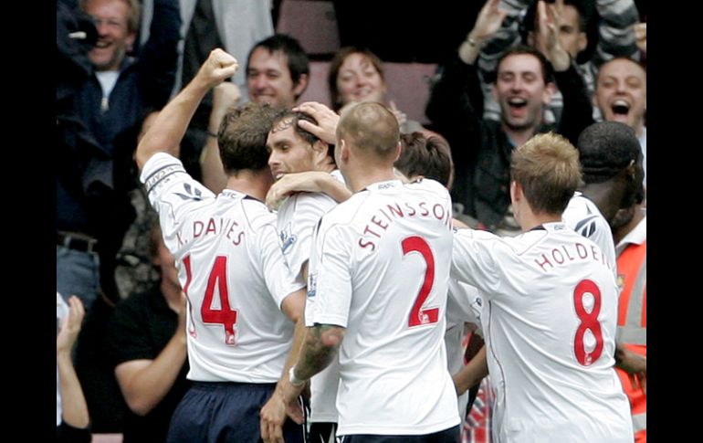 Johan Elmander celebra el primer gol con su equipo. AP  /