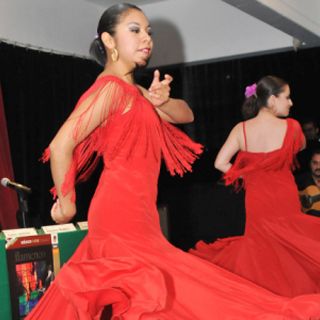 Celebra la bailaora María Antonieta Gutiérrez, La Morris, 50 años en el flamenco