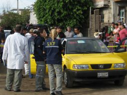 El taxista fue llevado a la morgue de la ciudad en espera que sea reconocido. 0. RUVALCABA  /