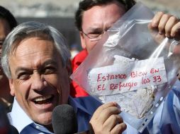 El presidente chileno Sebastián Piñera aseguró que el rescate de los 33 mineros atrapados desde hace 17 días tardará varios meses. AP  /