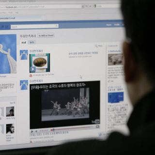 Políticos aprovechan falta de regulación en redes sociales