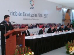 Ceremonia inaugural del ciclo 2010-2011 de educación básica, con la presencia del gobernador, Emilio González. R. ZAPATA  /