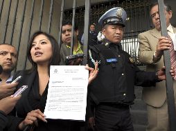 La vocera del PRD en la Cámara de Diputados, Leticia Quezada, presentó el documento ante la Segob. EL UNIVERSAL  /