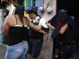 Aspecto del operativo de la Policía de Guadalajara para combatir la prostitución infantil. A. GARCÍA  /