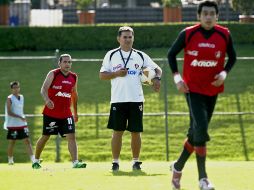 José Luis Mata dirigiío la primera práctica en Atlas Colomos. E. BARRERA  /
